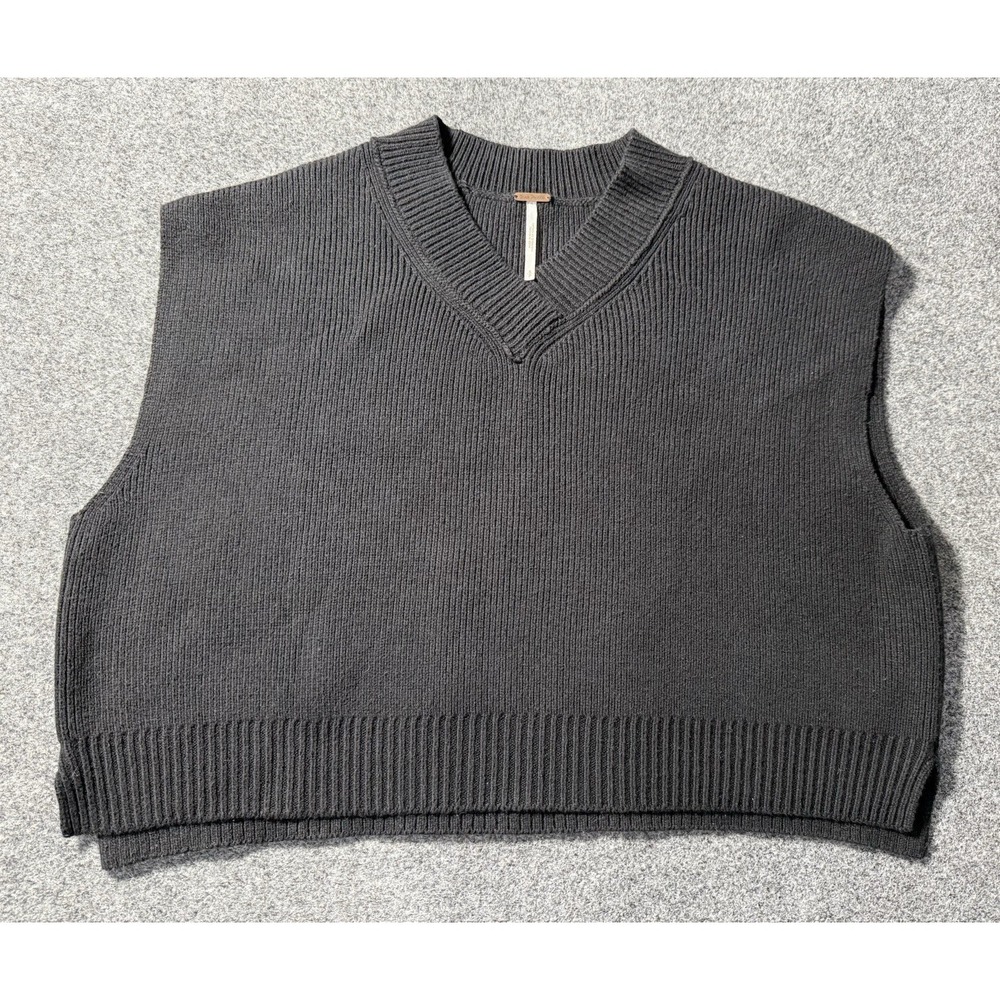 Free People Sweater‎ Vest Cable Knit Chunky Womens Size Small Black V-Neck